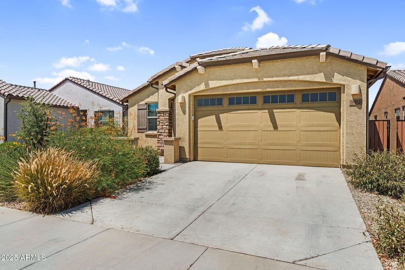 9002 Rancho Dr, Glendale, AZ 85305