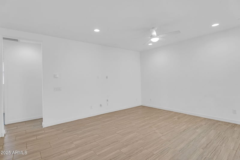 9002 Rancho Dr, Glendale, AZ 85305