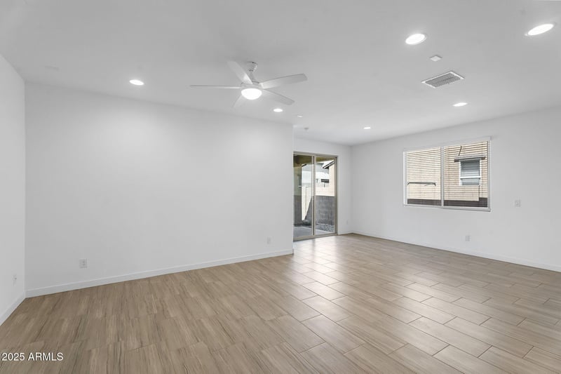 9002 Rancho Dr, Glendale, AZ 85305