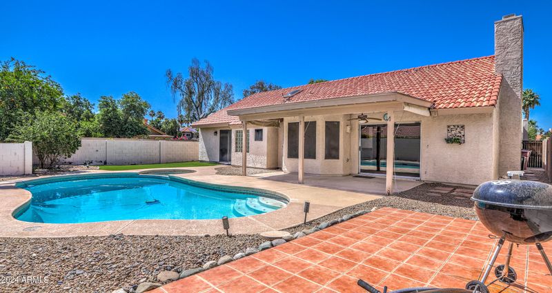 9003 E Windrose Dr E, Scottsdale, AZ 85260