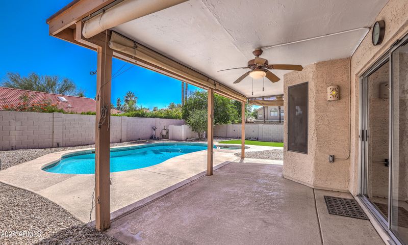 9003 E Windrose Dr E, Scottsdale, AZ 85260