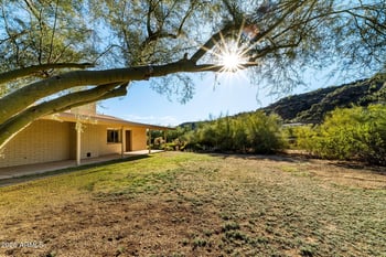 9004 E Grandview Dr, Mesa, AZ 85207