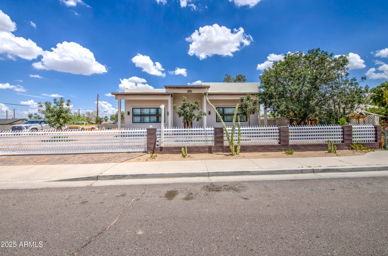 9005 Calle Sahuaro --, Guadalupe, AZ 85283