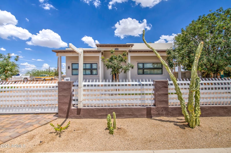 9005 Calle Sahuaro --, Guadalupe, AZ 85283