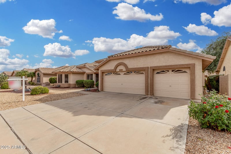9007 Kerry Ln, Peoria, AZ 85382