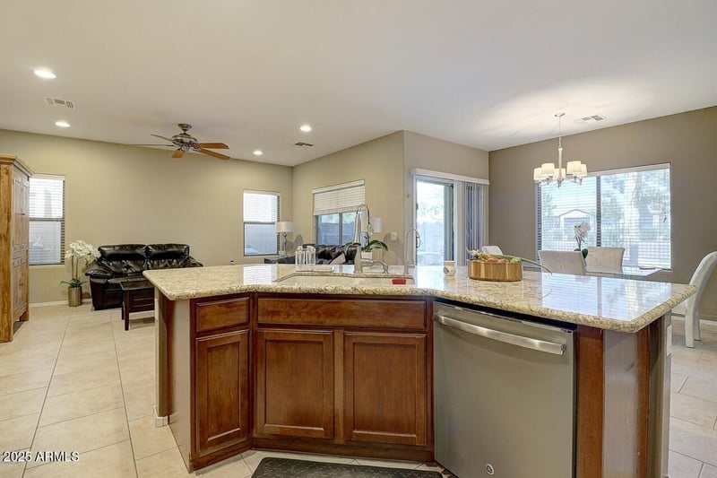9009 57th Dr, Laveen, AZ 85339