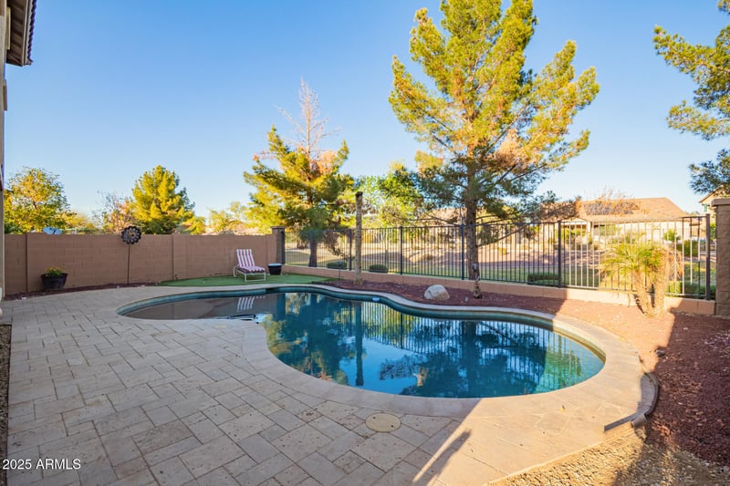 9009 57th Dr, Laveen, AZ 85339