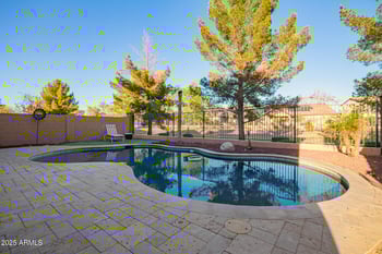 9009 57th Dr, Laveen, AZ 85339