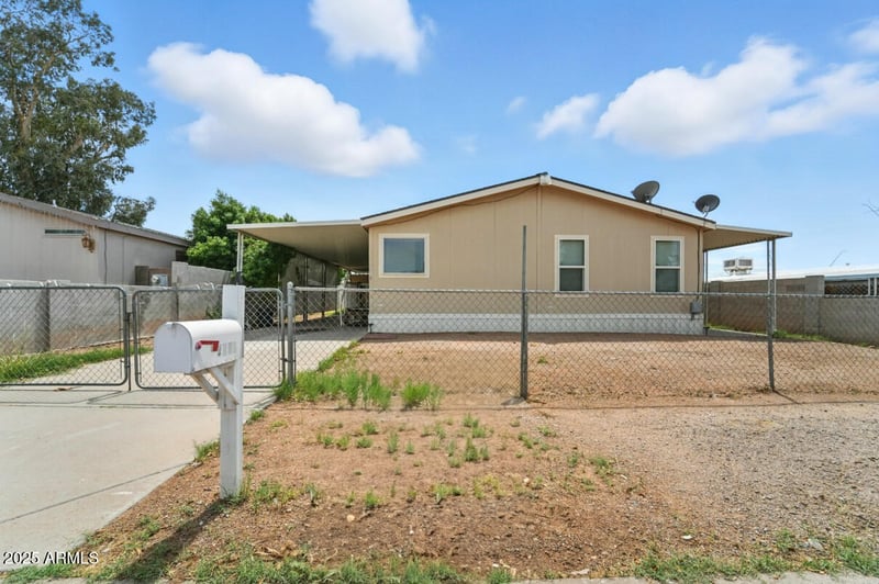 9009 Butternut Ave, Mesa, AZ 85208