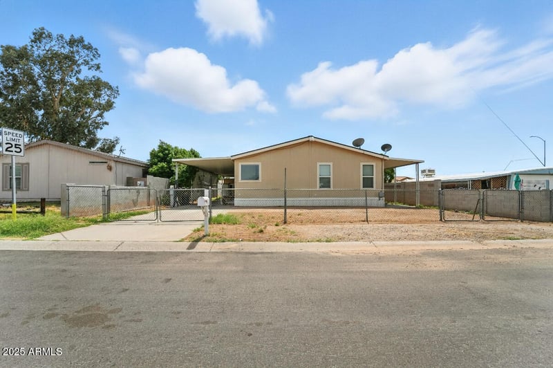 9009 Butternut Ave, Mesa, AZ 85208