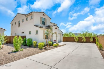 9009 Orange Dr, Glendale, AZ 85305