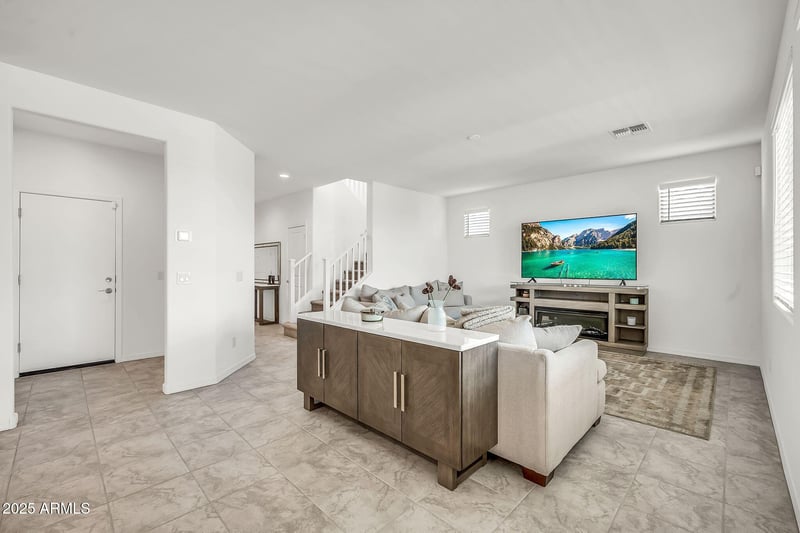 9009 Orange Dr, Glendale, AZ 85305