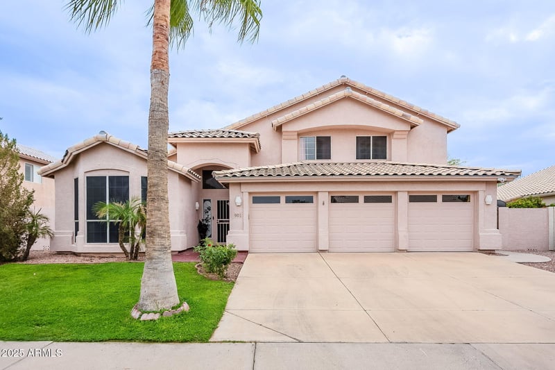 901 Beck Ln, Phoenix, AZ 85023