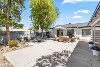 901 E Berridge Ln, Phoenix, AZ 85014