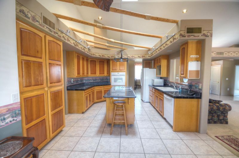 901 E Grandview Rd, Phoenix, AZ 85022