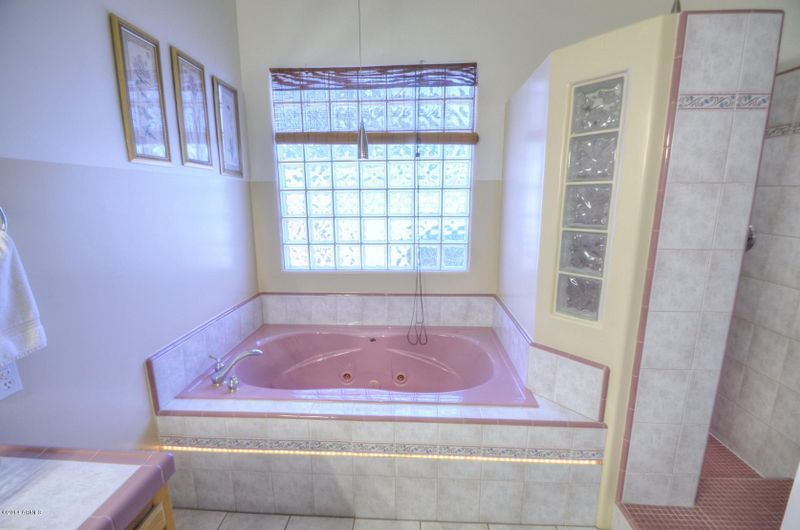 901 E Grandview Rd, Phoenix, AZ 85022
