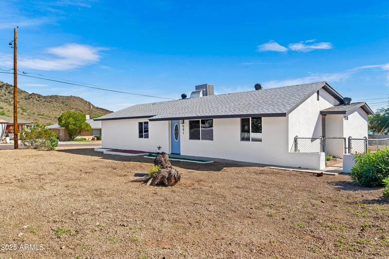 901 Mercer Ln, Phoenix, AZ 85029