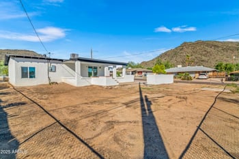 901 Mercer Ln, Phoenix, AZ 85029