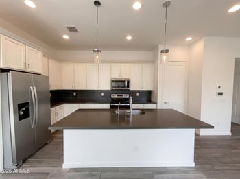 901 Smith Rd #1074, Tempe, AZ 85281