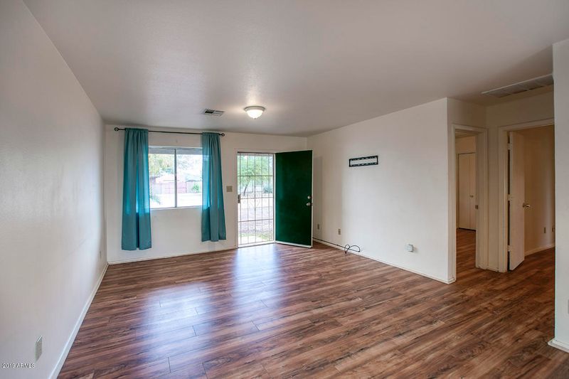901 W Michelle Dr, Phoenix, AZ 85023