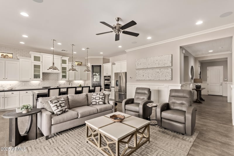 9010 Kenwood St, Mesa, AZ 85207