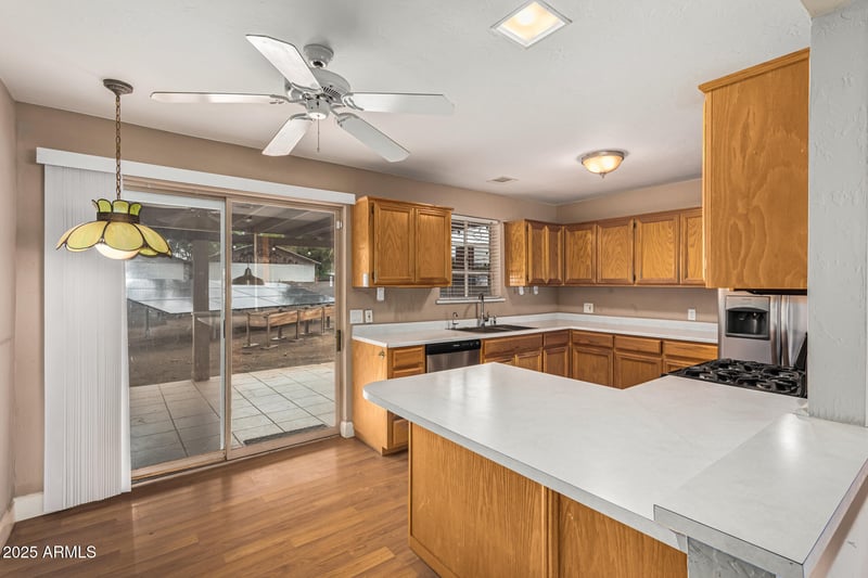 9011 3rd Dr, Phoenix, AZ 85021