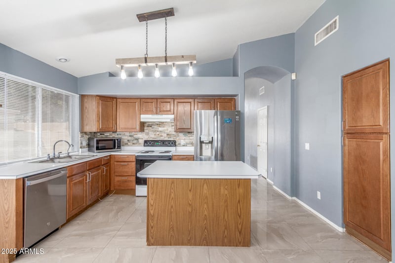 9011 Fargo Dr, Peoria, AZ 85382