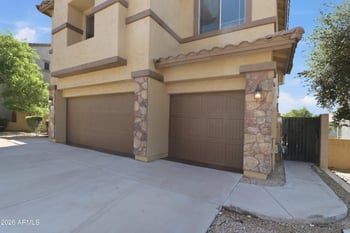 9011 W Red Fox Rd, Peoria, AZ 85383