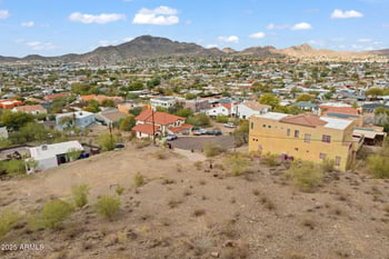 9015 15th Pl #-, Phoenix, AZ 85020