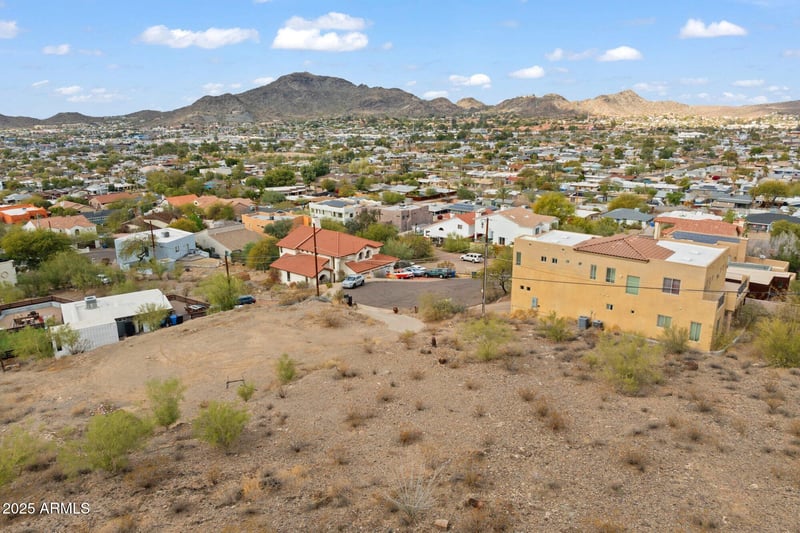 9015 15th Pl #-, Phoenix, AZ 85020