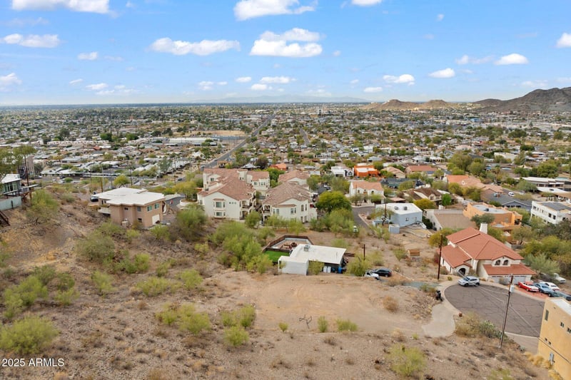 9015 15th Pl #-, Phoenix, AZ 85020