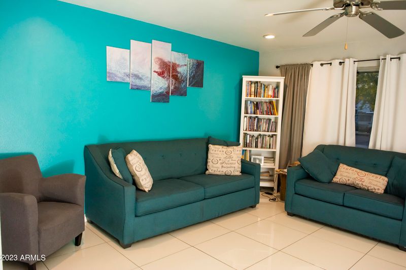 9015 W Clarendon Ave, Phoenix, AZ 85037