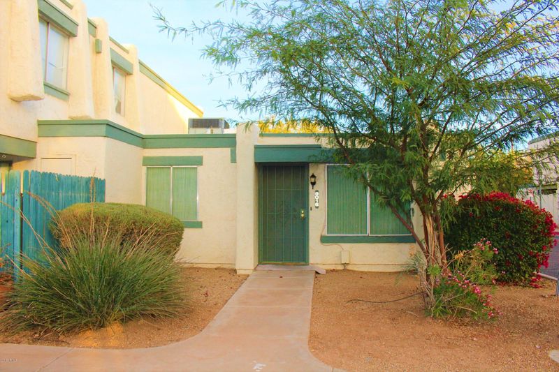9016 N 51st Ln, Glendale, AZ 85302