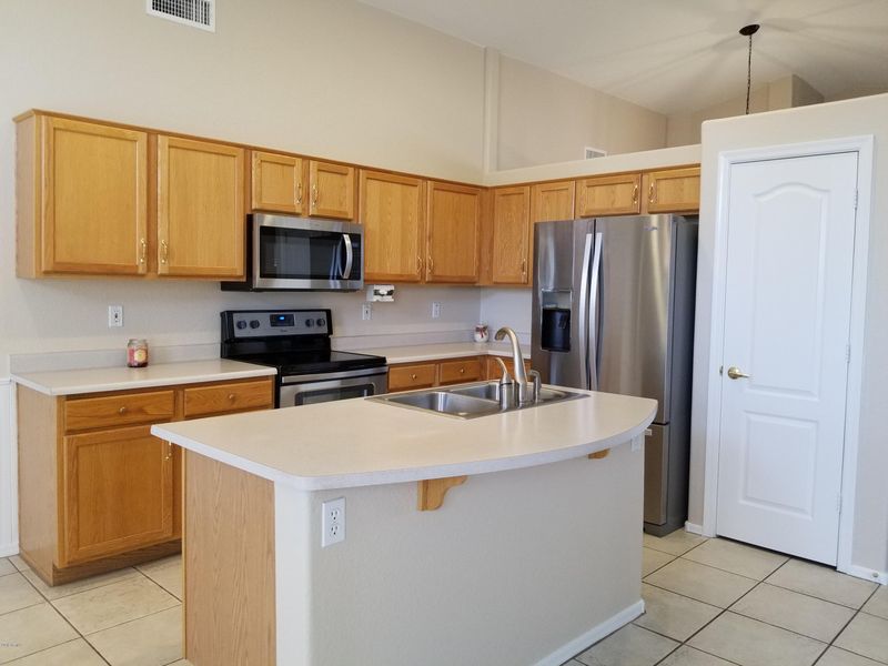9017 E Hillview St, Mesa, AZ 85207
