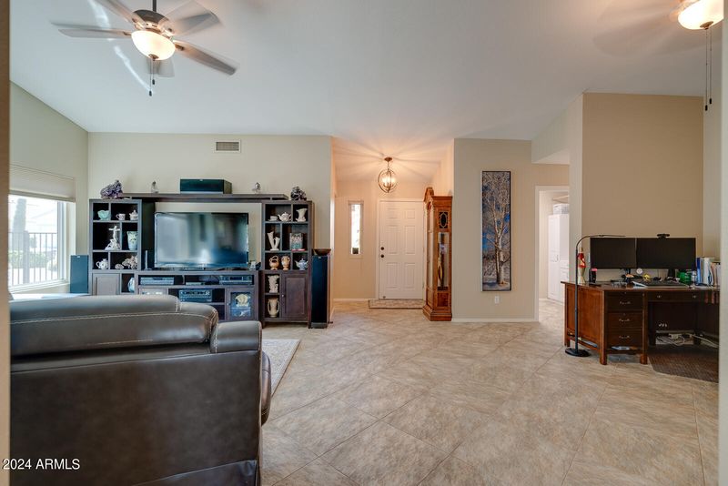 9018 E Stoney Vista Dr, Sun Lakes, AZ 85248