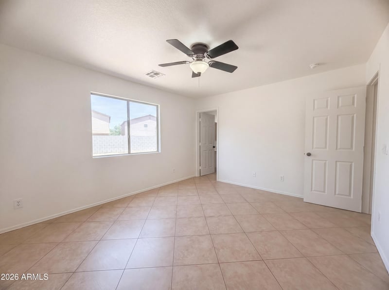 902 Desert Moon Trl, San Tan Valley, AZ 85143