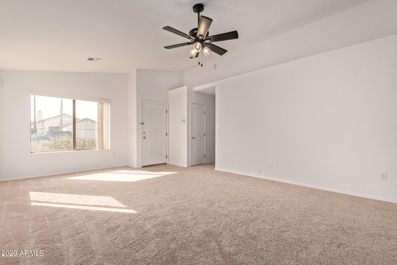 902 E Potter Dr, Phoenix, AZ 85024