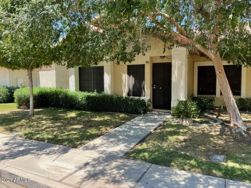 902 E Vaughn Ave, Gilbert, AZ 85234