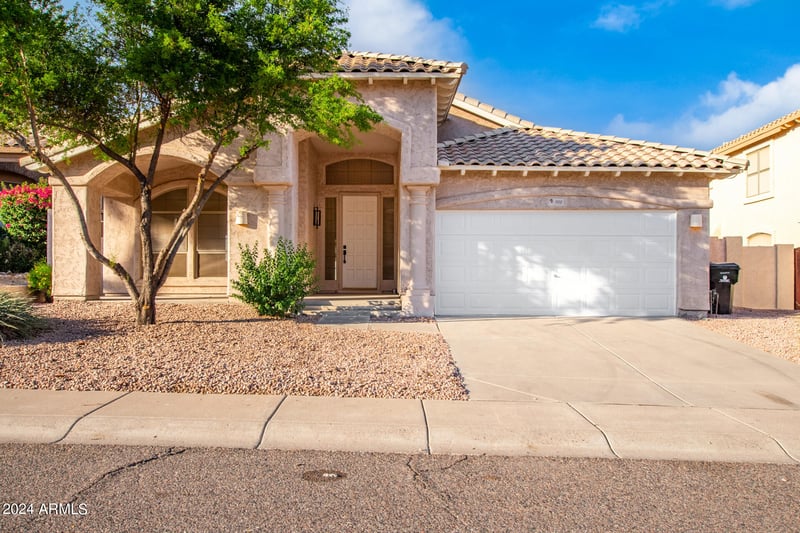 902 Goldenrod St, Phoenix, AZ 85048