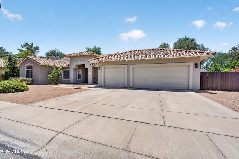902 N Oxford Ln, Chandler, AZ 85225