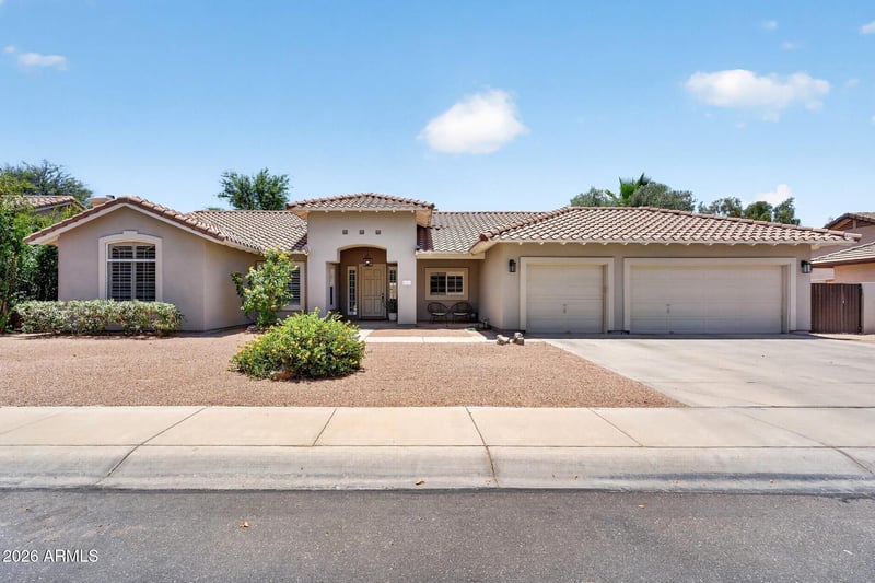 902 N Oxford Ln, Chandler, AZ 85225