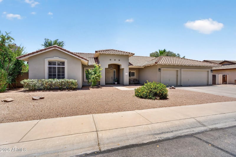 902 N Oxford Ln, Chandler, AZ 85225