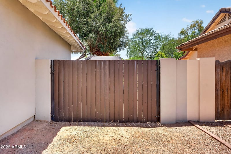 902 N Oxford Ln, Chandler, AZ 85225