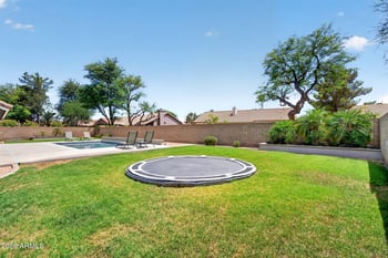 902 Oxford Ln, Chandler, AZ 85225