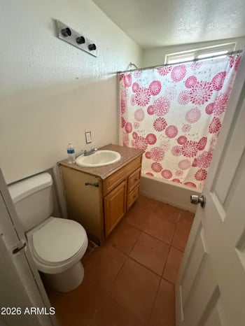 902 30th Dr, Phoenix, AZ 85009