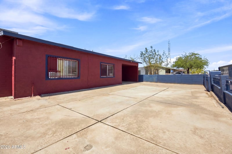 902 S 30th Dr, Phoenix, AZ 85009