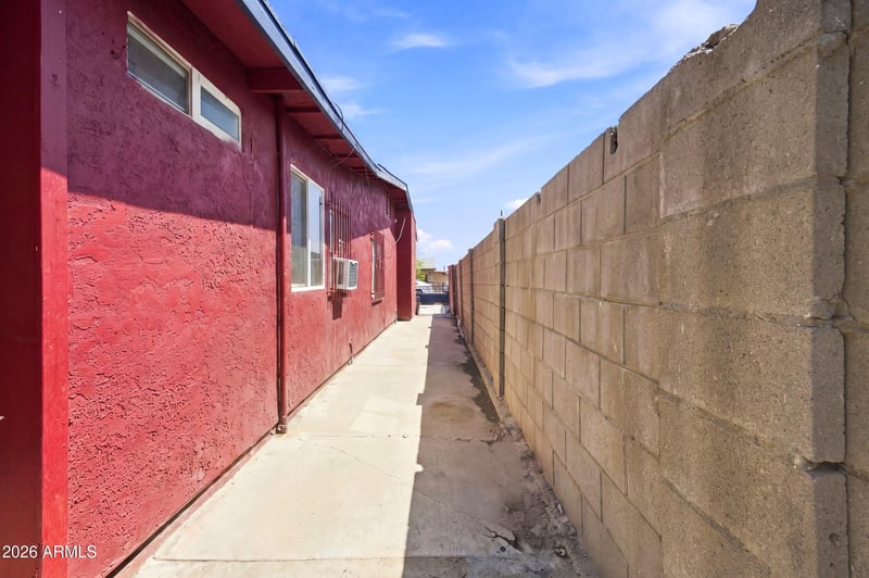 902 S 30th Dr, Phoenix, AZ 85009