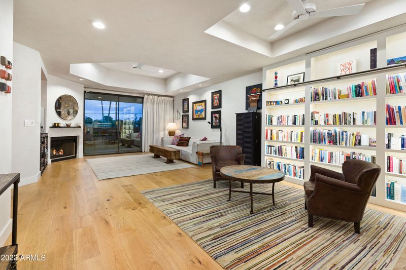 902 W Glendale Ave #208, Phoenix, AZ 85021