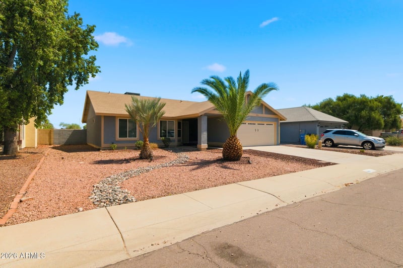 902 Sequoia Dr, Phoenix, AZ 85027