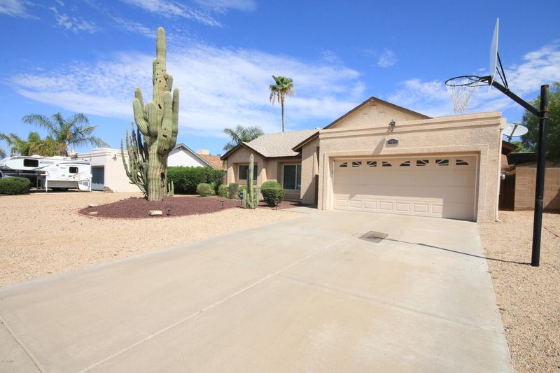 902 W Utopia Rd, Phoenix, AZ 85027